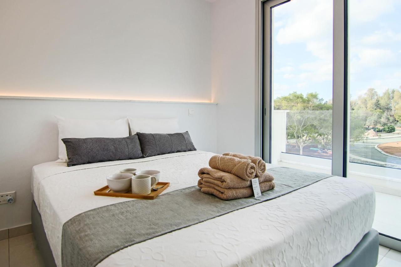 Phaedrus Living - Seaside Executive Flat Harbour 101 Daire *